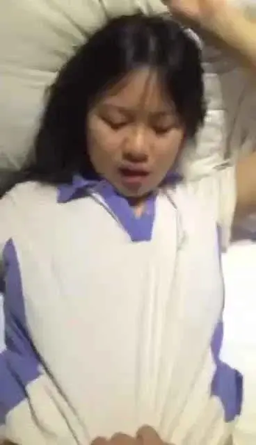Istri Muda Viral di Kebun Sambil Sandar Dienakin Sampe Kluar - Enak Istri Muda Viral di Kebun Sambil Sandar Dienakin Sampe Kluar